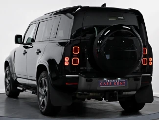 Land Rover Defender 110 Image 3