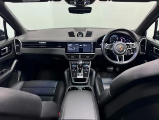 Porsche Cayenne Image 2