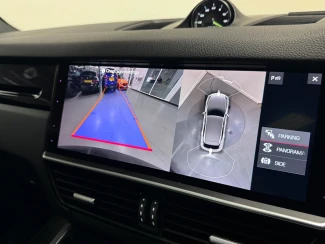 Porsche Cayenne Image 8