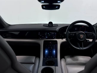 Porsche Taycan Image 2