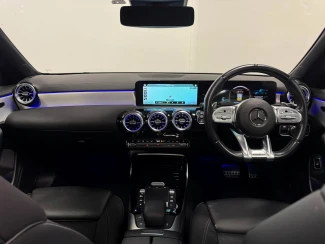 Mercedes-Benz CLA Image 2