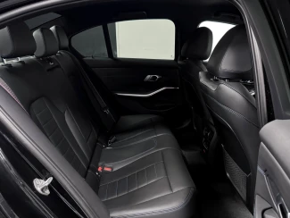 BMW 3 Series Image 8
