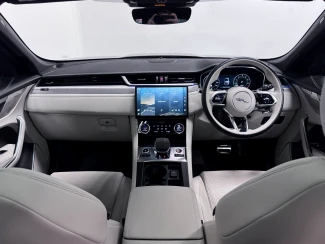 Jaguar F-PACE Image 2