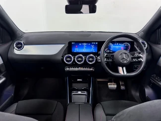 Mercedes-Benz GLA Image 2