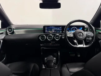 Mercedes-Benz CLA Image 2