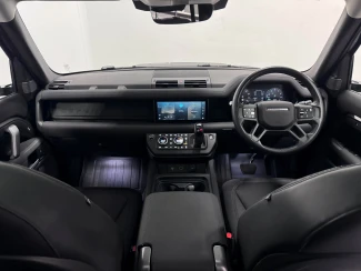 Land Rover Defender 110 Image 2