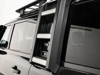 Land Rover Defender 110 Image 7