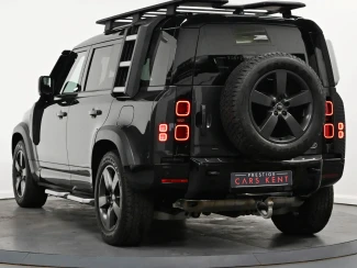 Land Rover Defender 110 Image 3