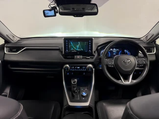 Toyota RAV4 Image 2