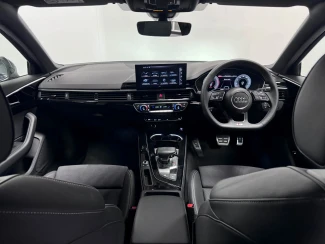 Audi A4 Image 2