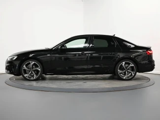 Audi A4 Image 4