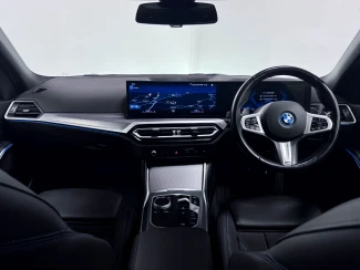 BMW 3 Series Image 2