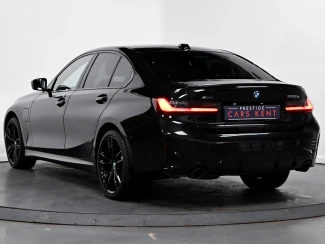 BMW 3 Series Image 3