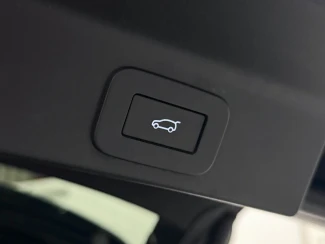 Jaguar F-PACE Image 8