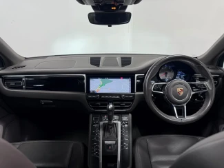 Porsche Macan Image 2