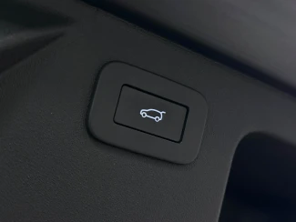 Land Rover Discovery Sport Image 8