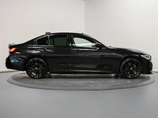 BMW 3 Series Image 4