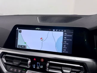 BMW 3 Series Image 8