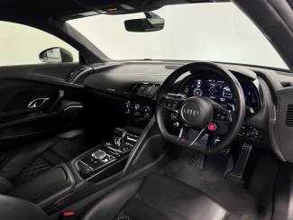 Audi R8 Image 2