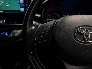 Toyota C-HR Image 8