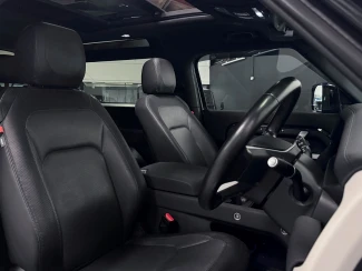Land Rover Defender 90 Image 8