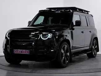 Land Rover Defender 110 Image 6