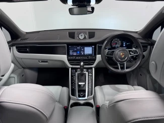 Porsche Macan Image 2