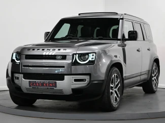Land Rover Defender 110 Image 6