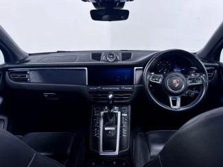 Porsche Macan Image 2