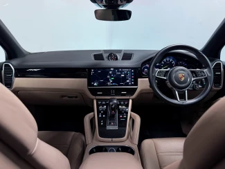 Porsche Cayenne Image 2
