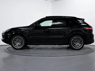 Porsche Cayenne Image 4