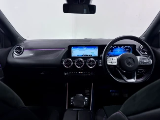 Mercedes-Benz GLA Image 2