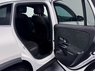 Mercedes-Benz GLA Image 8