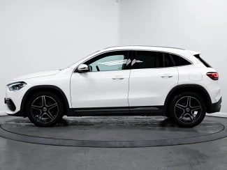 Mercedes-Benz GLA Image 4