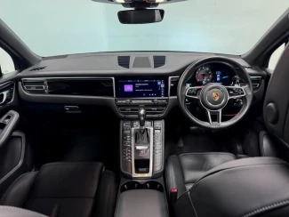 Porsche Macan Image 2