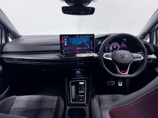 Volkswagen Golf Image 2
