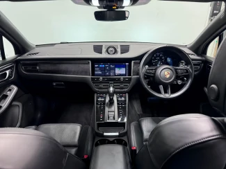 Porsche Macan Image 2