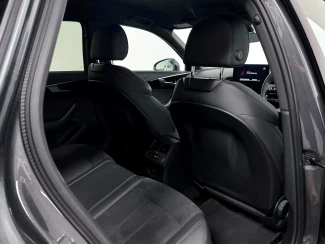 Audi A4 Image 8