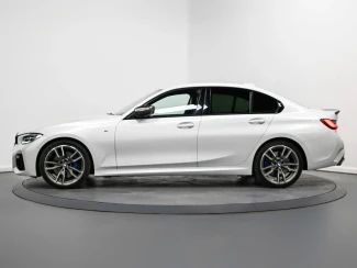 BMW 3 Series Image 4