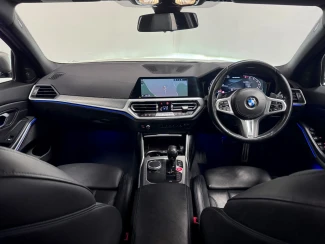 BMW 3 Series Image 2