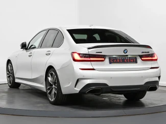 BMW 3 Series Image 3