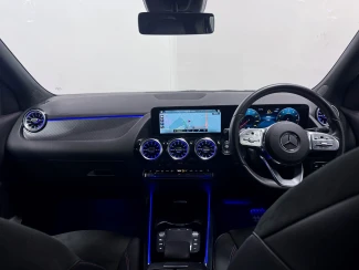 Mercedes-Benz GLA Image 2