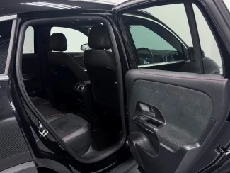 Mercedes-Benz GLA Image 8