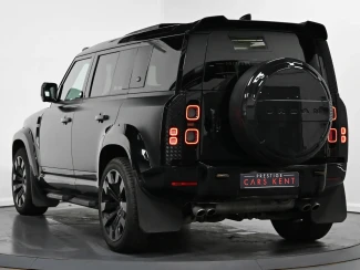 Land Rover Defender 110 Image 3