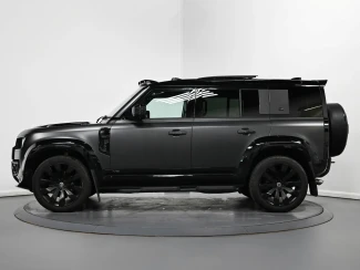 Land Rover Defender 110 Image 4