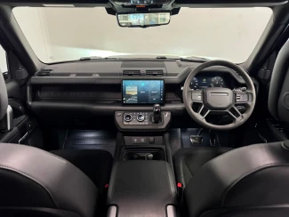 Land Rover Defender 110 Image 2