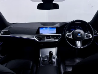 BMW 3 Series Image 2