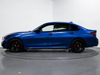 BMW 3 Series Image 4