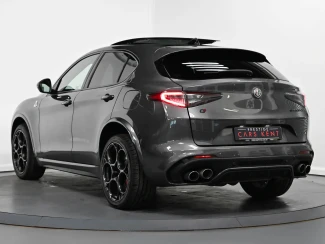 Alfa Romeo Stelvio Image 3