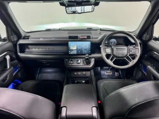 Land Rover Defender 110 Image 2
